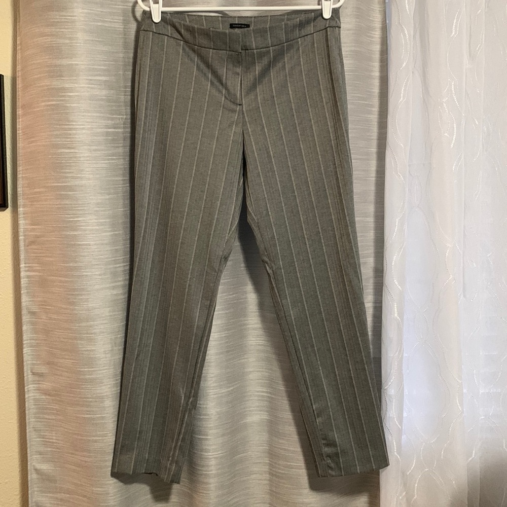 𝅺WORTHINGTON straight ankle size 6 slacks.
